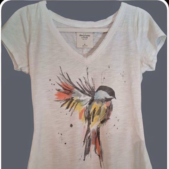 Abercrombie & Fitch Short Sleeve V-neck Tee with Watercolor Bird Design - Picture 1 of 1
